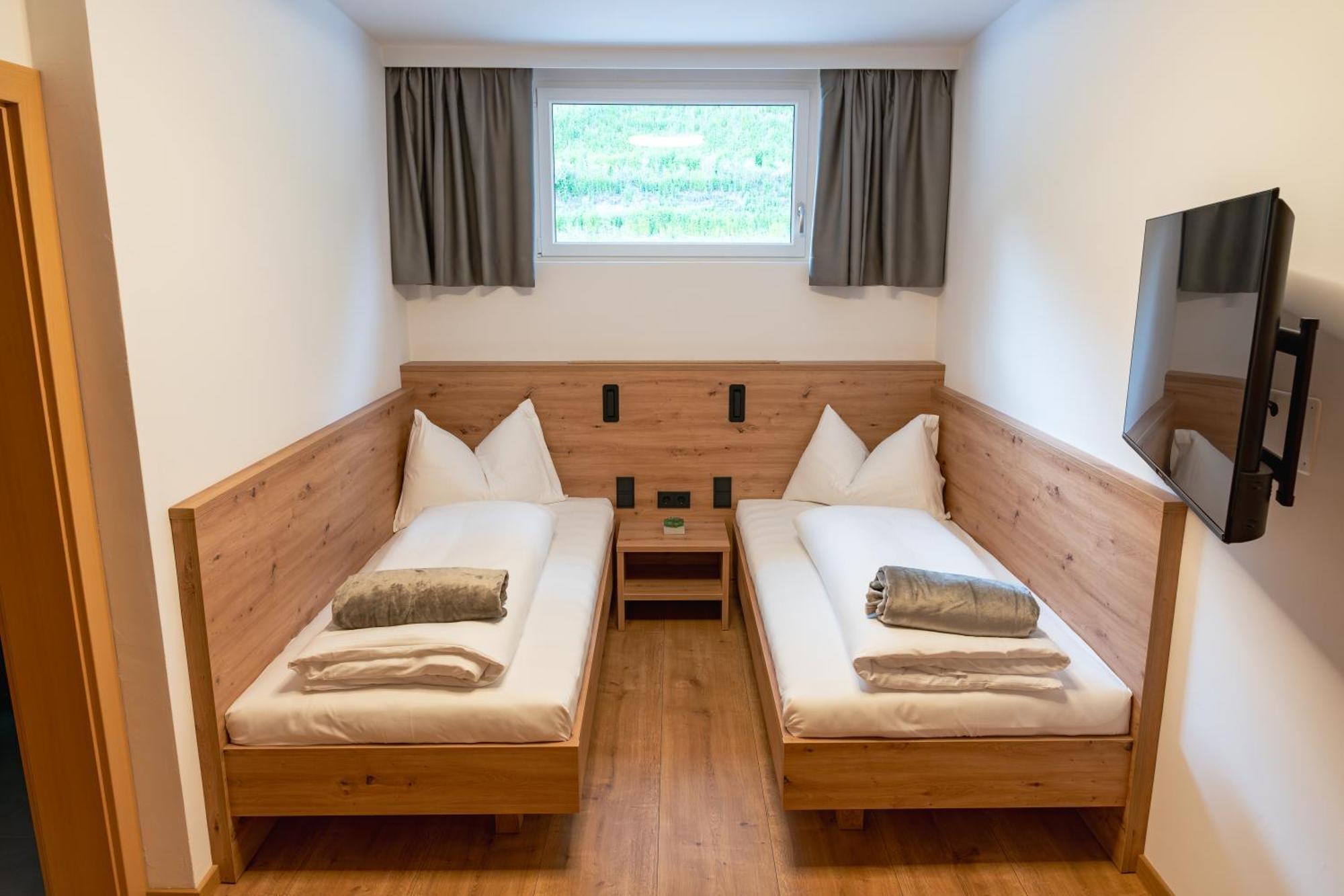 Self Service Hotel Schnalser Hof Naturns Exterior foto